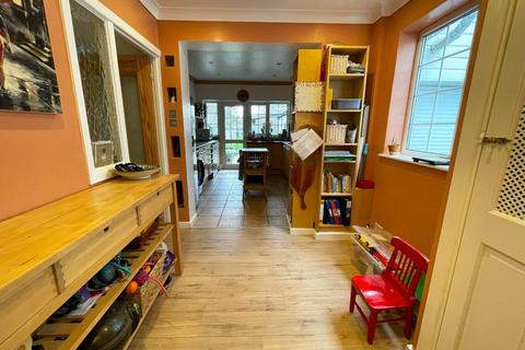 44 Squirrels Heath Road, Romford, RM3 0LJ
