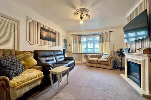 3 bedroom semi-detached house for sale, Heaton Close, Romford