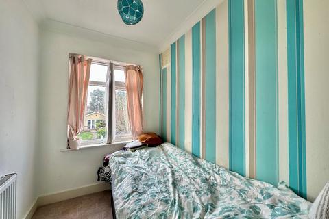 34 Heaton Close, Romford, RM3 7HP