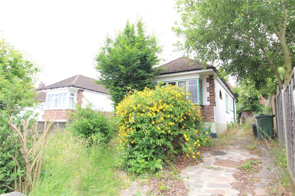 Mountain Ash Avenue, LeighonSea... 2 bed bungalow for sale £285,000