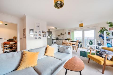 36 Otter Drive, Carshalton, SM5 2FH
