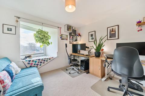 36 Otter Drive, Carshalton, SM5 2FH