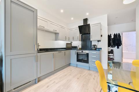 Flat 2, 6 Jay Mews, Carshalton, SM5 2FR