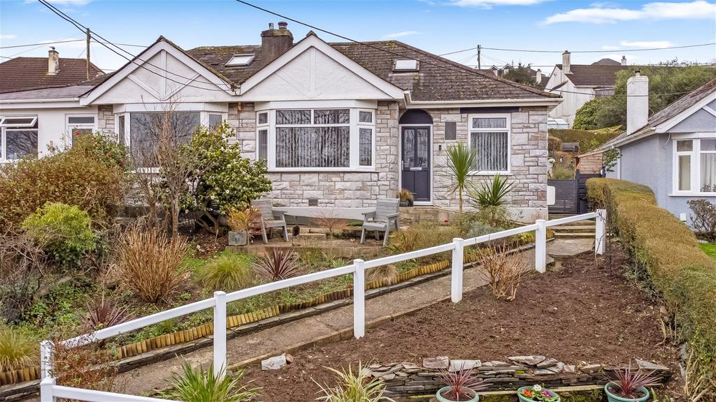 New Road, Saltash, PL12 6HL 3 bed semidetached bungalow for sale £