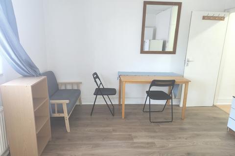 102 Bruce Grove, London, N17 6UZ