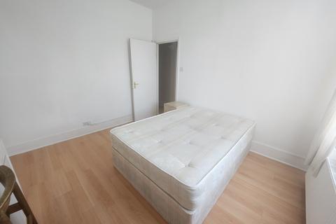 102 Bruce Grove, London, N17 6UZ