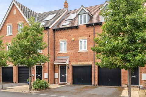 3 bedroom townhouse for sale, Corbetts Way, Thame OX9