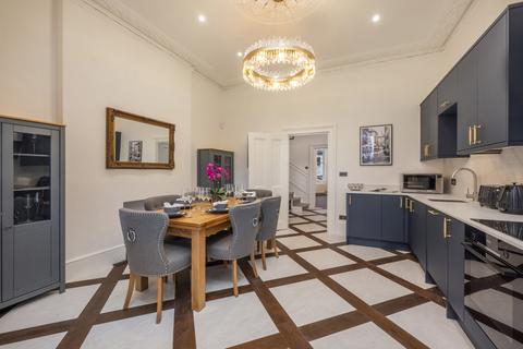 4 bedroom end of terrace house to rent, St. Lawrence Terrace, London