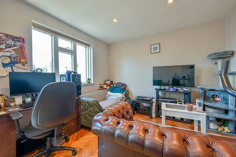 2 bedroom flat to rent, Bennett Street, Chiswick, London, W4