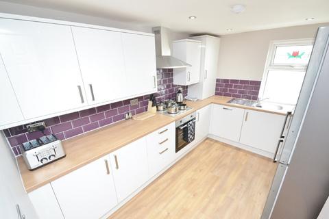 1 bedroom in a house share to rent, Leeds Old Road, Bradford, BD3
