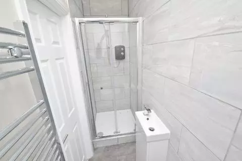 1 bedroom in a house share to rent - View 3