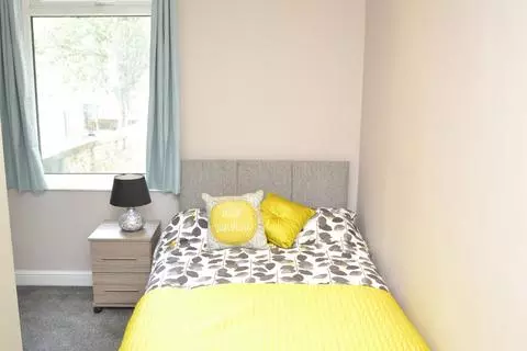 1 bedroom in a house share to rent - View 4