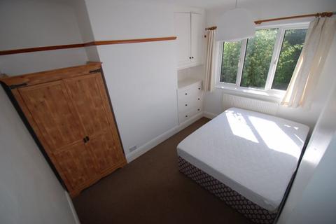 5 Trenic Drive, Leeds, LS6 3DJ