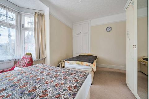 2 bedroom terraced house for sale, Russell Avenue,, Wood Green, London, N22