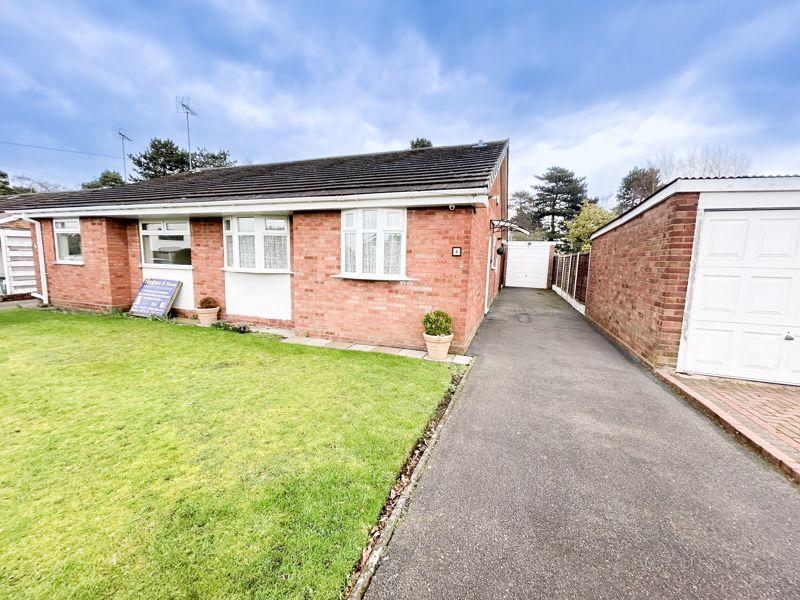 Larchwood Crescent, Streetly, Sutton Coldfield 2 bed semidetached