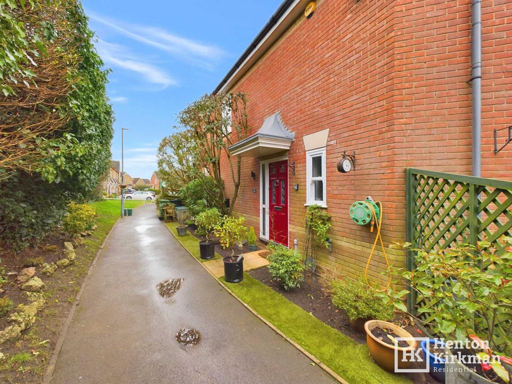 Archers Close, Billericay 2 bed terraced house for sale £425,000
