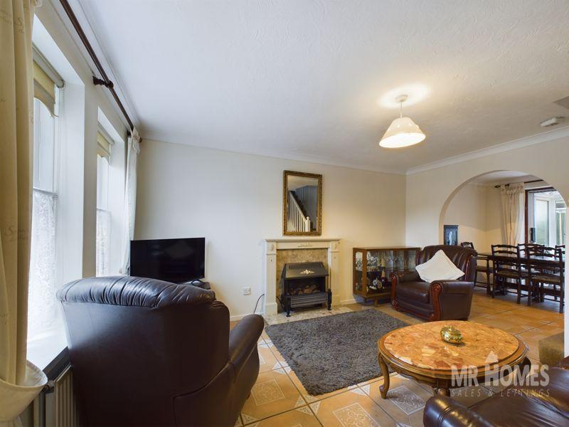 Arundel Place, City Gardens, Leckwith, Cardiff CF11 8HB 3 bed terraced