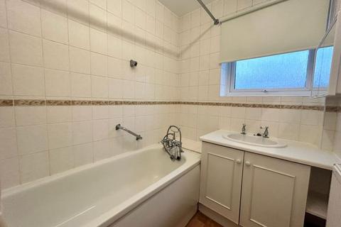 2 bedroom apartment to rent, Reddington Close, South Croydon