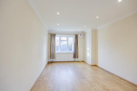 2 bedroom detached house to rent, Jupiter Way, Wokingham