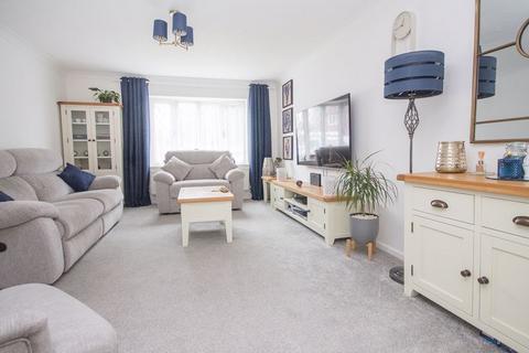 18 Alder Close, Marchwood, Southampton, SO40 4YS