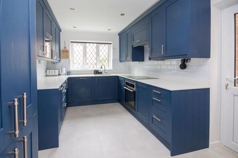 18 Alder Close, Marchwood, Southampton, SO40 4YS