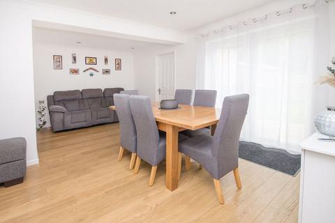 18 Alder Close, Marchwood, Southampton, SO40 4YS