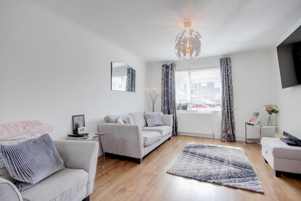 Drake Close, Finchampstead 3 bed semidetached house for sale £450,000