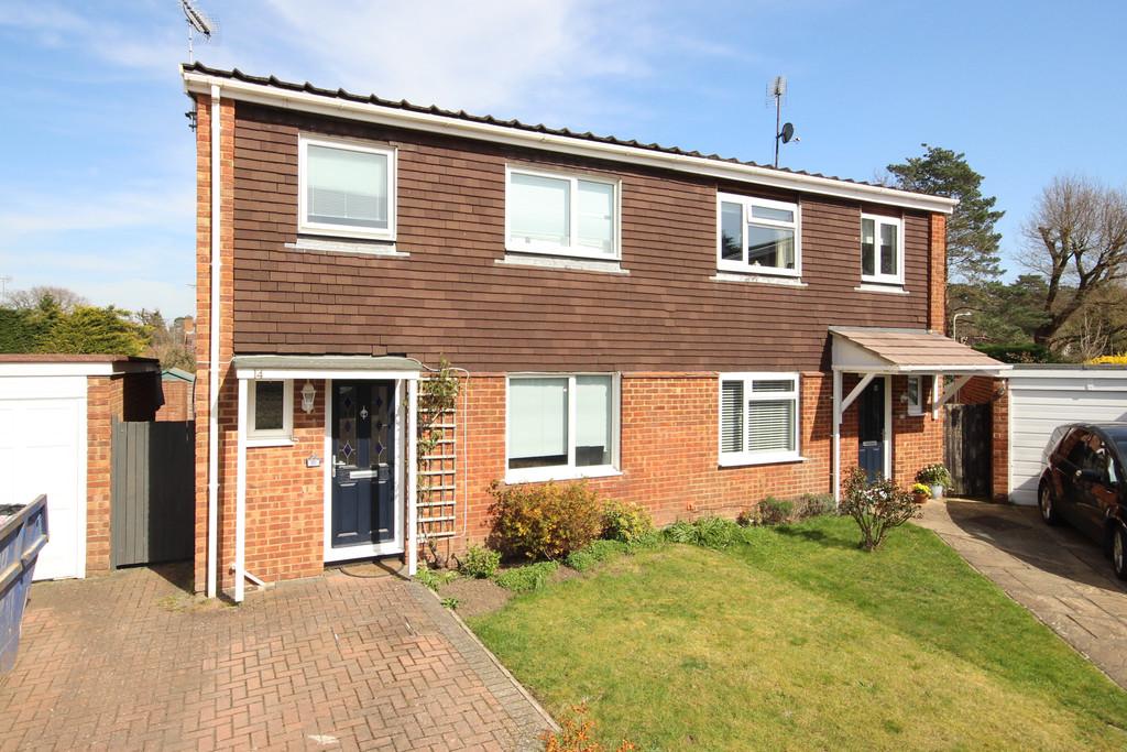 Drake Close, Finchampstead 3 bed semidetached house for sale £450,000