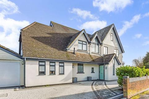 4 bedroom detached house for sale, Milvil Road, Lee-On-The-Solent, PO13