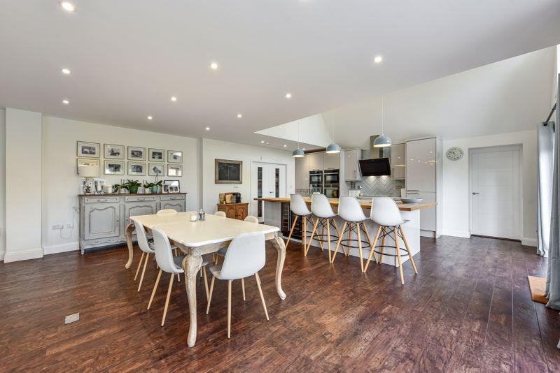 Kitchen/ Family/...