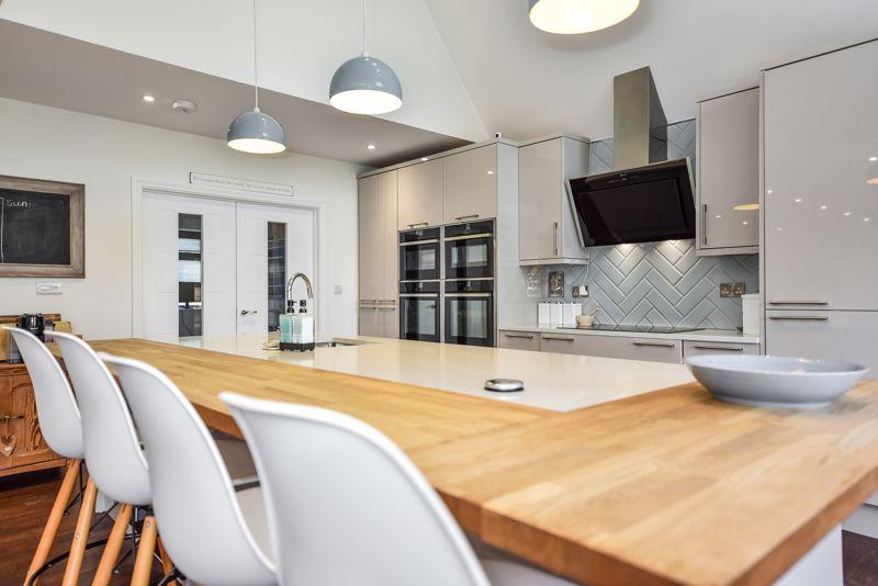 Kitchen/ Family/...