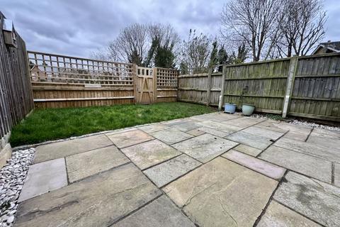 10 Furlong Close, Bourne End, SL8 5AB