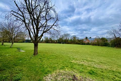 10 Furlong Close, Bourne End, SL8 5AB