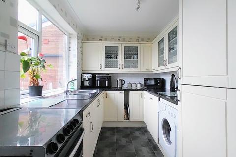 4 bedroom semi-detached house for sale - Bull Royd Lane, Fairweather Green