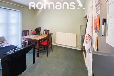 4 bedroom semi-detached house to rent - Winchester, Hampshire