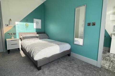1 bedroom in a house share to rent, Salisbury Grove, Leeds LS12
