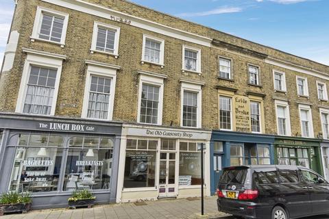 2 bedroom apartment to rent, Clarence Road, East Cowes