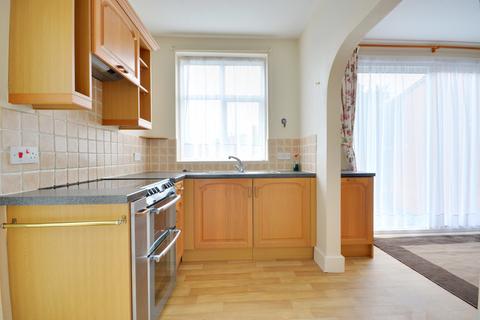 3 bedroom semi-detached house to rent, Stratford Avenue, Uxbridge, Middlesex UB10 0JW