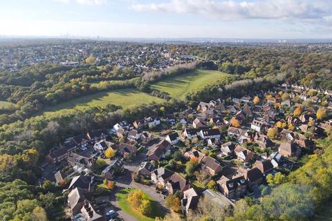 27 Fallow Fields, Loughton, IG10 4QP