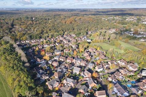 27 Fallow Fields, Loughton, IG10 4QP