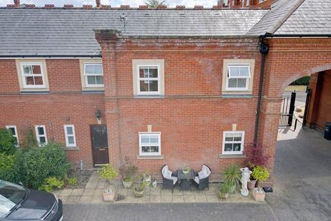 2 bedroom mews for sale, Chapel Mews, Woodford Green IG8