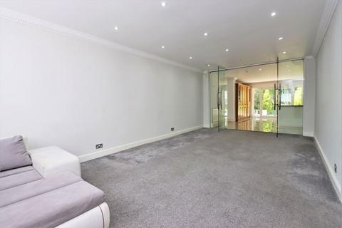 90 Bracken Drive, Chigwell, IG7 5RD