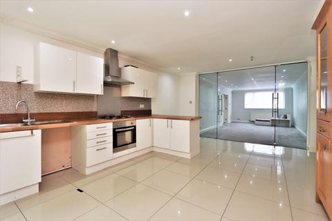 90 Bracken Drive, Chigwell, IG7 5RD