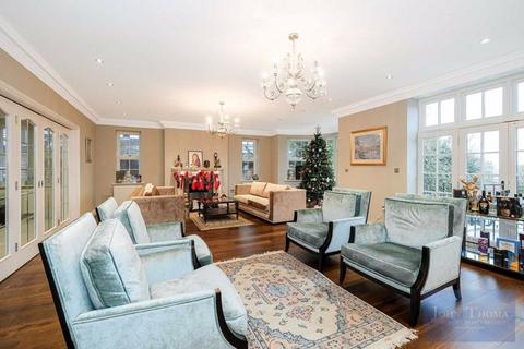 68 Manor Road, Chigwell, IG7 5PG