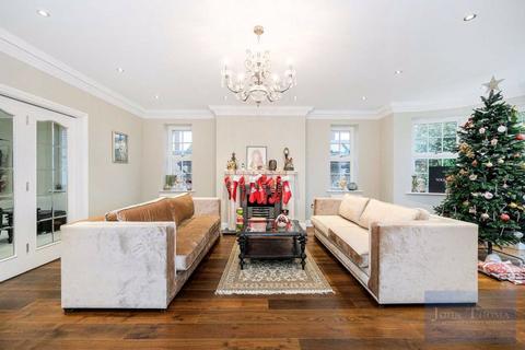 68 Manor Road, Chigwell, IG7 5PG