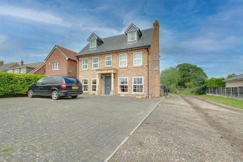 6 bedroom detached house to rent - Kirby Road, Walton On The Naze CO14