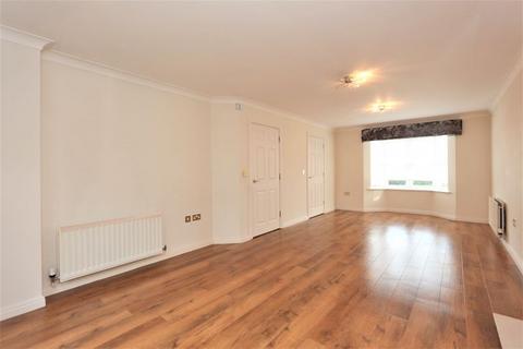 5 bedroom detached house to rent, Douglas Close, Woodford Green IG6