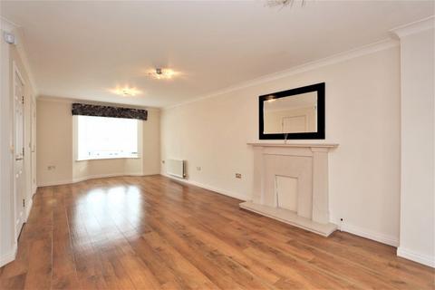 5 bedroom detached house to rent, Douglas Close, Woodford Green IG6