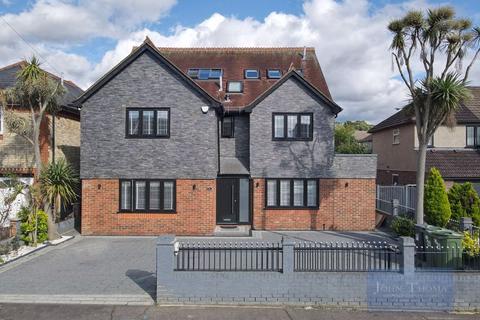 6 bedroom detached house for sale, Fairview Road, Chigwell IG7