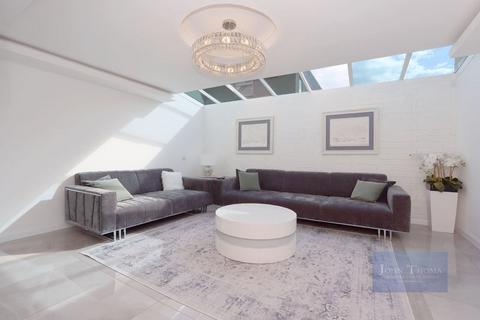 21 Fairview Road, Chigwell, IG7 6HN